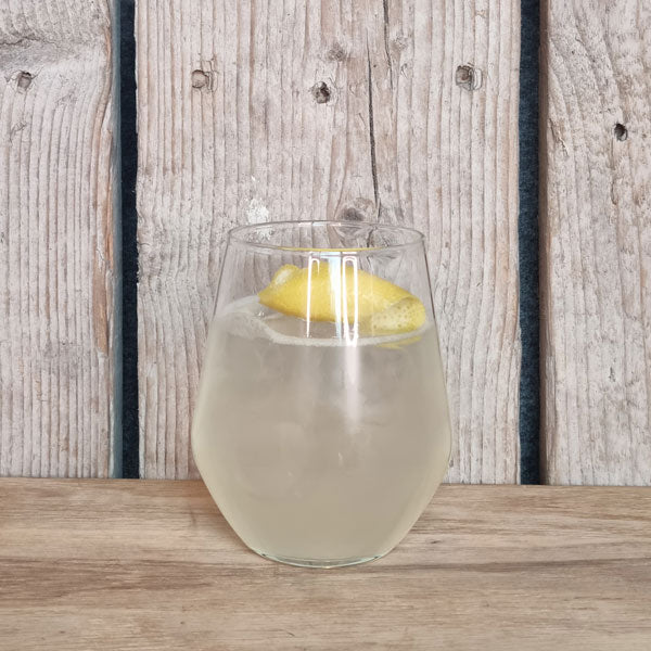 Bee's Knees Gin & Tonic i glas